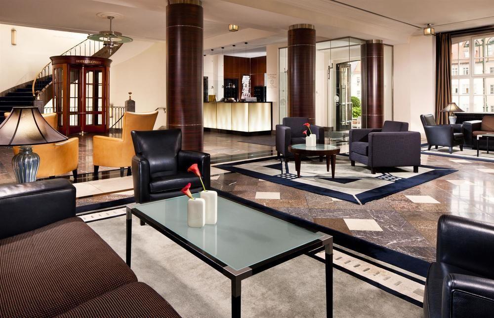 Hotel Elephant Weimar, Autograph Collection Kültér fotó The lobby of the hotel
