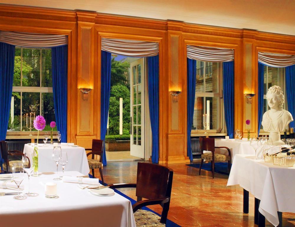 Hotel Elephant Weimar, Autograph Collection Kültér fotó The restaurant