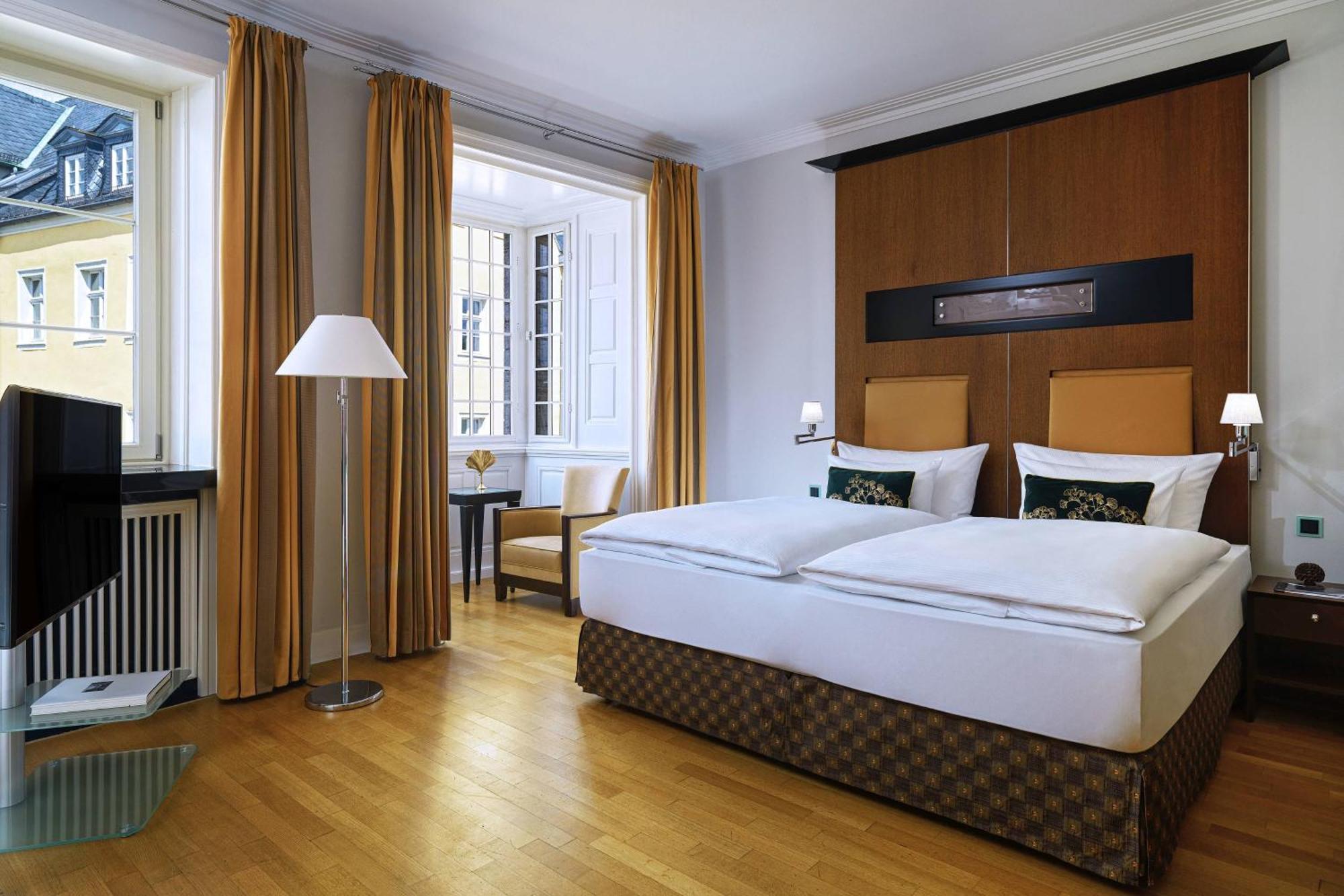 Hotel Elephant Weimar, Autograph Collection Kültér fotó A room at the hotel