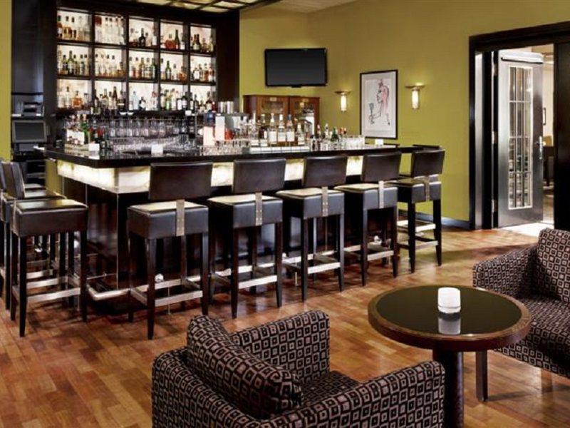 Hotel Elephant Weimar, Autograph Collection Kültér fotó The bar at the Westin