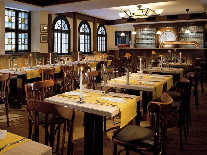 Hotel Elephant Weimar, Autograph Collection Kültér fotó Restaurant interior
