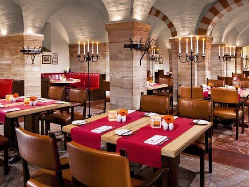 Hotel Elephant Weimar, Autograph Collection Kültér fotó The restaurant
