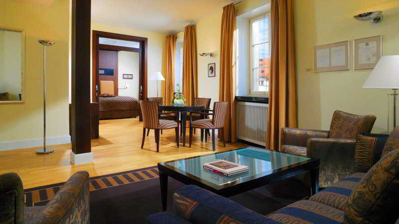 Hotel Elephant Weimar, Autograph Collection Kültér fotó Suite at the Hotel